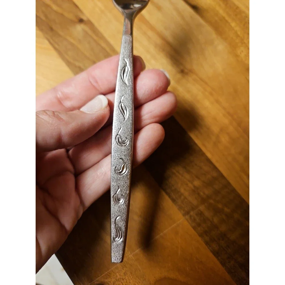 Vintage Everbrite Premier Stainless EVS13 Dinner Fork Textured Leaf Silverware